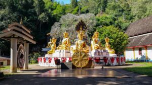 Wat Phra That Si Mueang Pong (25)